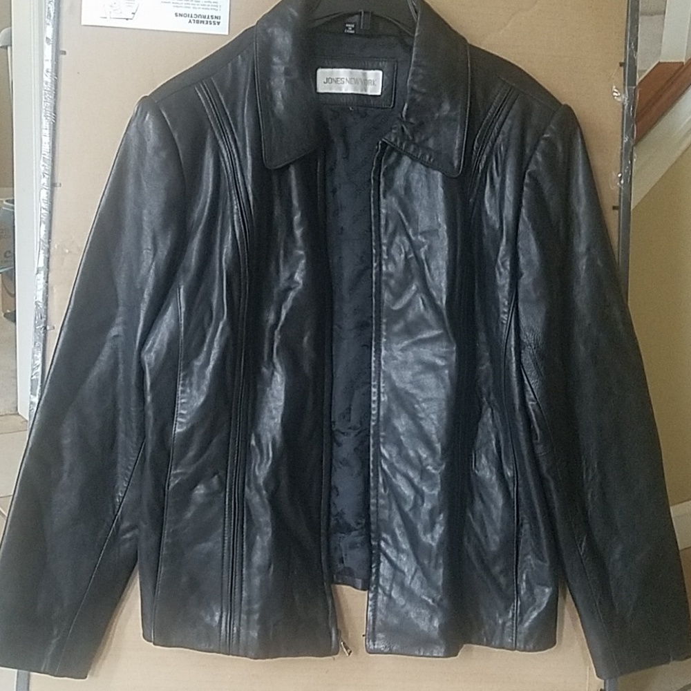 Jones New York black leather jacket size l